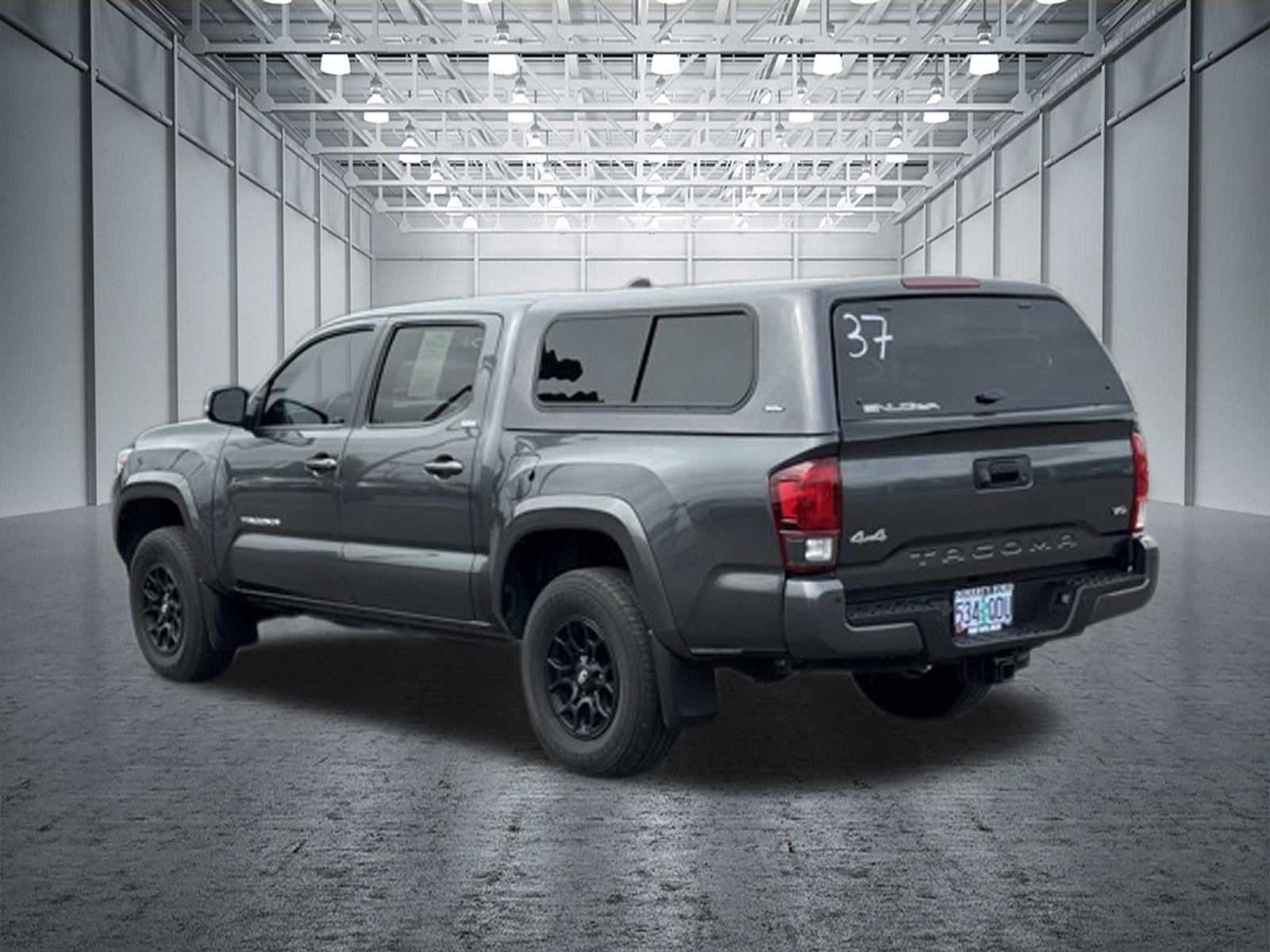 Used 2022 Toyota Tacoma SR5 AWD/4WD image 16