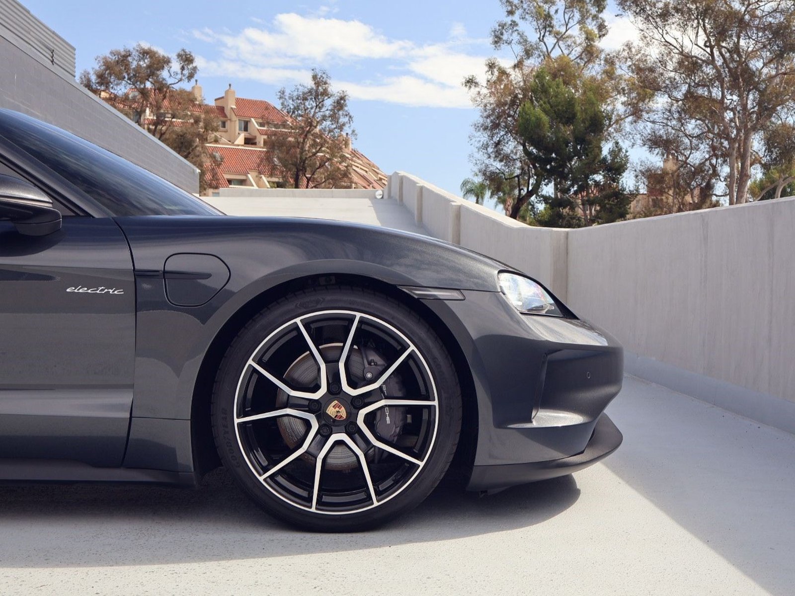Certified 2025 Porsche Taycan RWD image 11