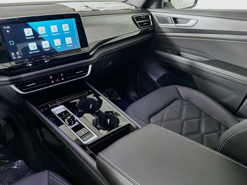 New 2026 Volkswagen Atlas Cross Sport SE image 22