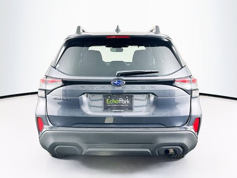 Used 2025 Subaru Forester Premium image 7