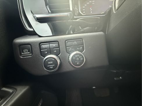 Used 2022 GMC Sierra 1500 Elevation w/ Preferred Package AWD/4WD image 23