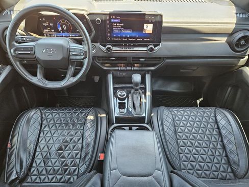 Used 2024 Chevrolet Colorado Trail Boss w/ Technology Package AWD/4WD image 32