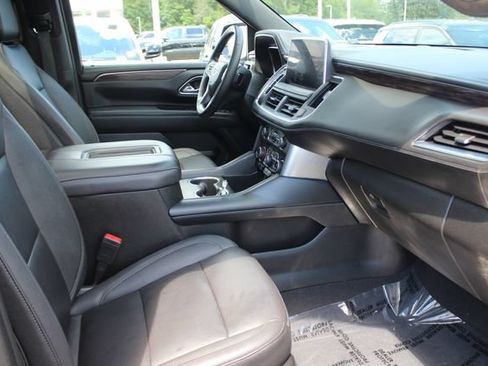 Used 2023 Chevrolet Suburban Z71 w/ Luxury Package AWD/4WD image 37