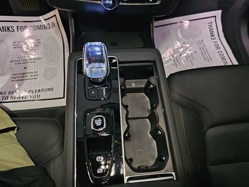 Certified 2025 Volvo XC90 B5 Core AWD/4WD image 23