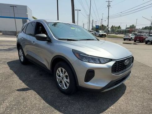 Used 2023 Ford Escape Active AWD/4WD image 2