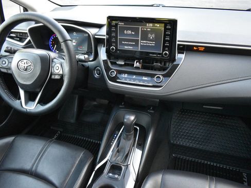 Used 2021 Toyota Corolla XLE FWD image 28