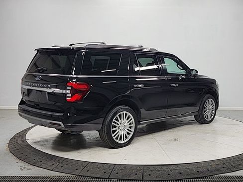 Used 2024 Ford Expedition Limited AWD/4WD image 7