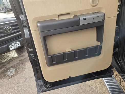 Used 2014 Ford F250 Lariat w/ Chrome Package image 18