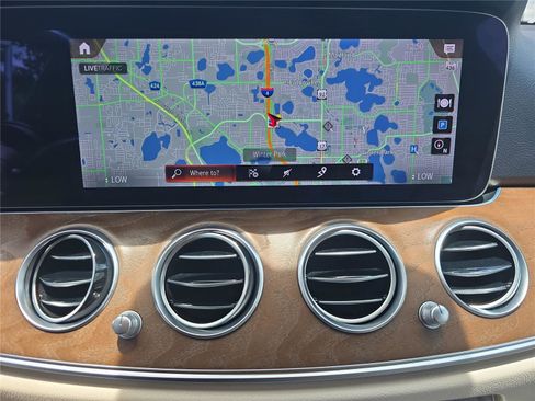 Used 2022 Mercedes-Benz E 350 Sedan image 18
