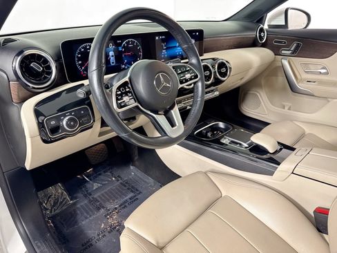 Used 2019 Mercedes-Benz A 220 4MATIC image 9