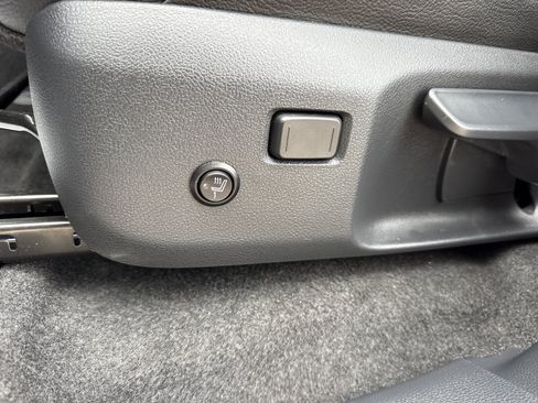 Used 2026 Toyota 4Runner SR5 RWD image 13