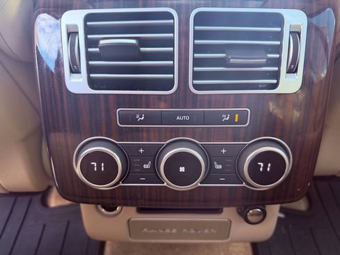 Used 2017 Land Rover Range Rover HSE image 14