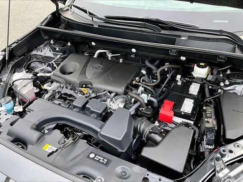 Used 2025 Toyota RAV4 XLE AWD/4WD image 35