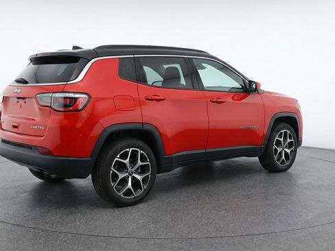 Used 2025 Jeep Compass Limited AWD/4WD image 9