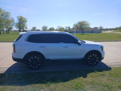 Used 2023 Kia Telluride SX image 2