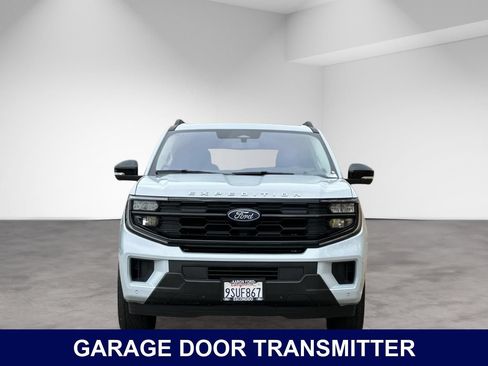 Used 2025 Ford Expedition Active AWD/4WD image 9
