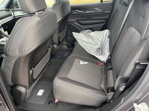 New 2025 Jeep Grand Cherokee 4WD image 16