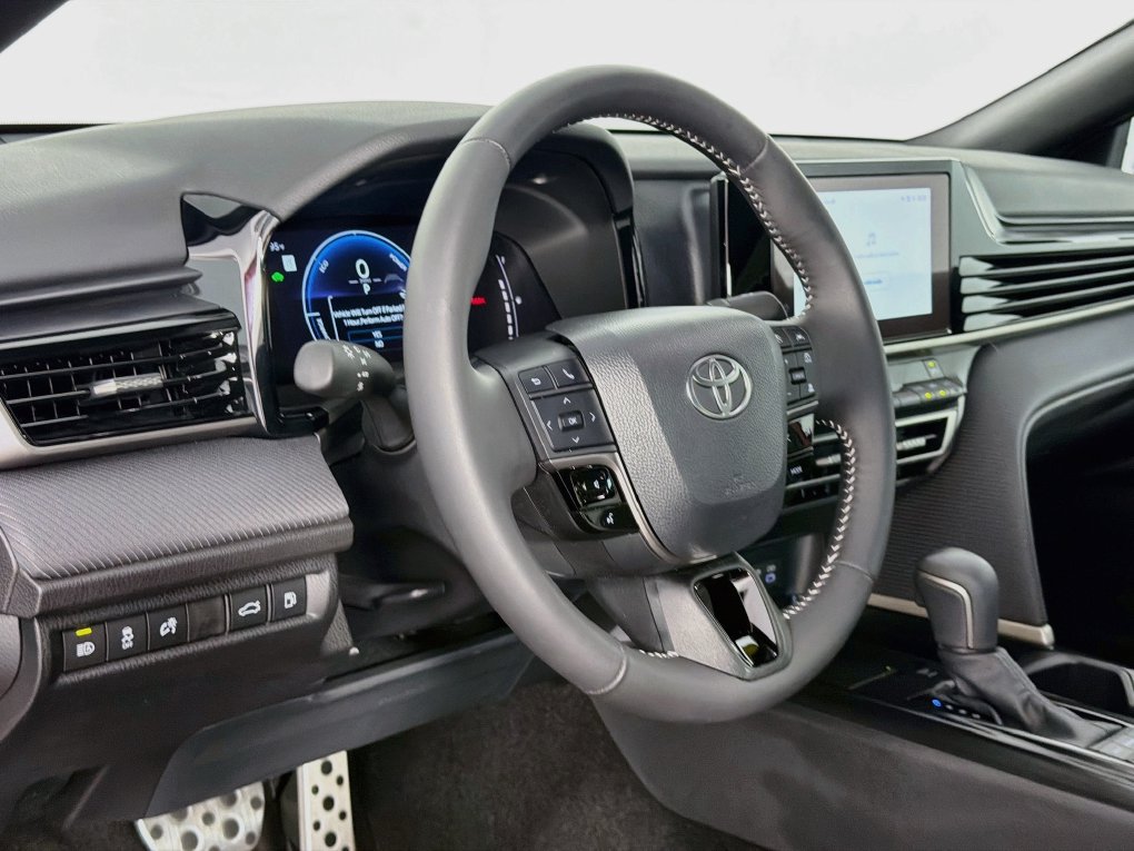 Used 2026 Toyota Camry SE FWD image 34