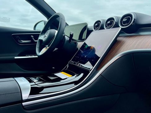 Certified 2026 Mercedes-Benz C 300 4MATIC Sedan image 19