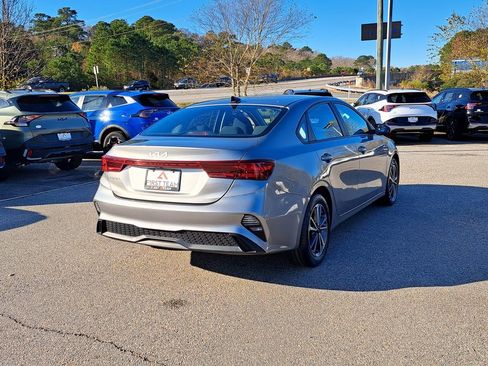 Used 2023 Kia Forte LXS image 6