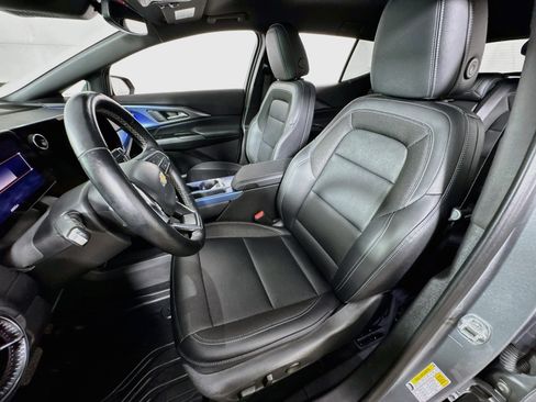 Used 2025 Chevrolet Equinox EV LT FWD image 14