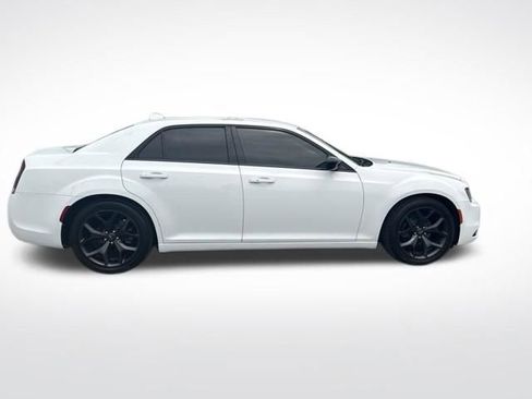 Used 2020 Chrysler 300 Touring w/ Sport Appearance Package RWD image 5
