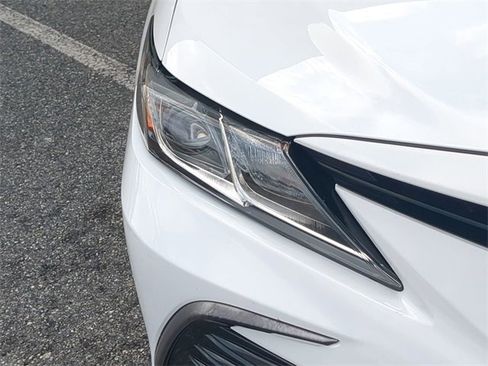 Certified 2022 Toyota Camry LE image 10