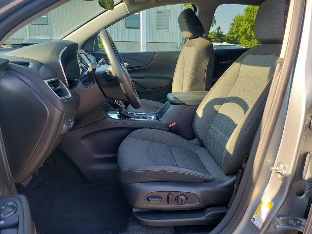 Used 2024 Chevrolet Equinox LT FWD image 19