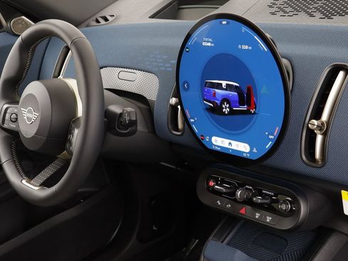 Certified 2025 MINI Cooper Countryman S w/ Comfort Package Max image 20