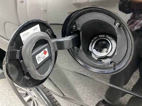 Used 2016 Ford Expedition EL XLT image 13