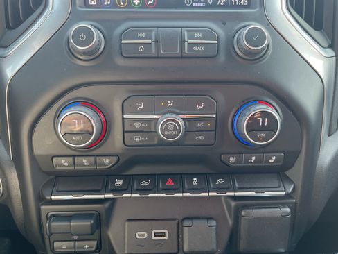 Used 2022 Chevrolet Silverado 2500 LTZ w/ LTZ Convenience Package AWD/4WD image 5
