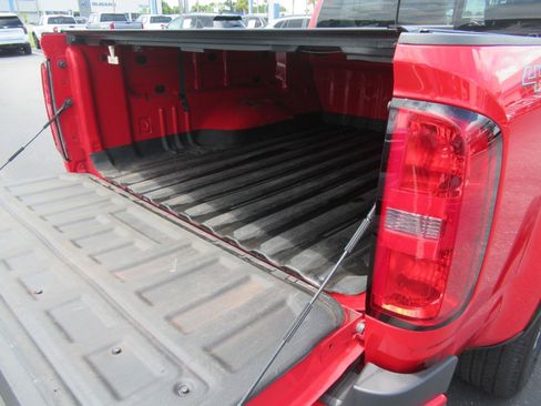 Used 2020 Chevrolet Colorado LT w/ LPO, Premium Interior Package AWD/4WD image 9