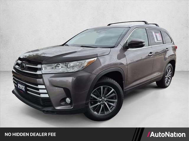 Used 2019 Toyota Highlander XLE AWD/4WD image 1