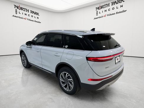 New 2026 Lincoln Corsair Premiere FWD image 25