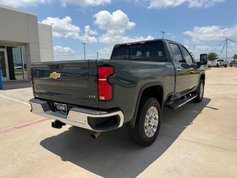 Used 2025 Chevrolet Silverado 2500 LTZ w/ LTZ Convenience Package AWD/4WD image 3