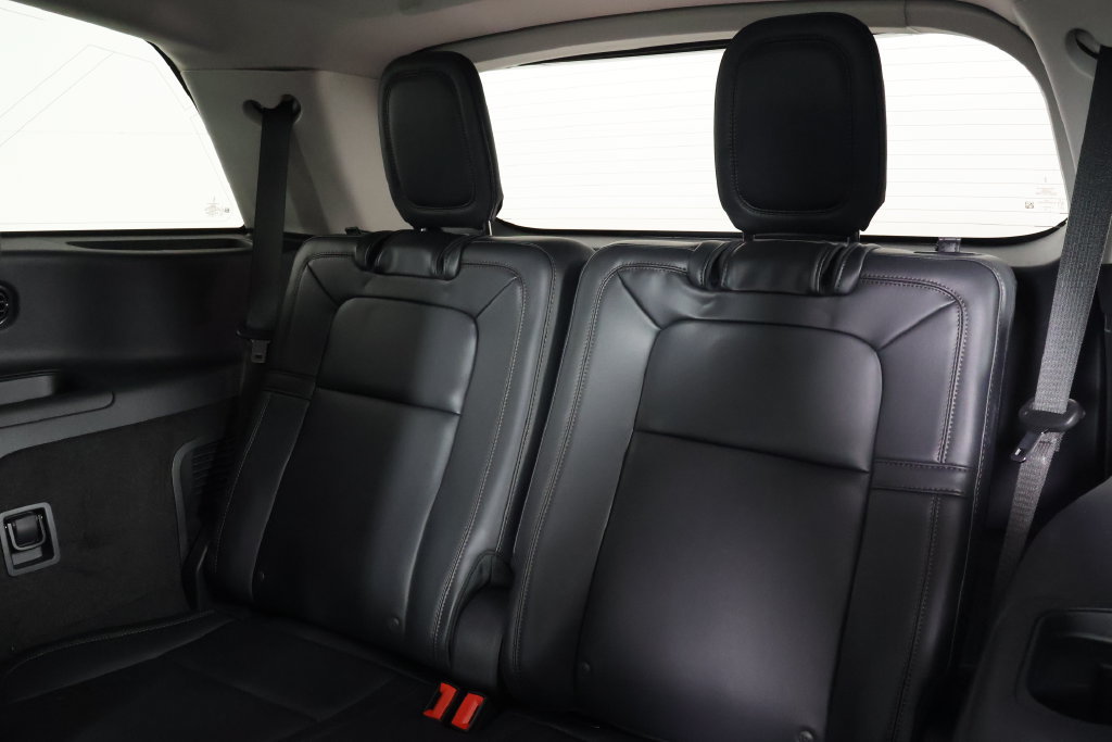 Used 2025 Lincoln Aviator Reserve AWD/4WD image 12