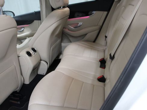 Used 2022 Mercedes-Benz GLC 300 4MATIC image 16