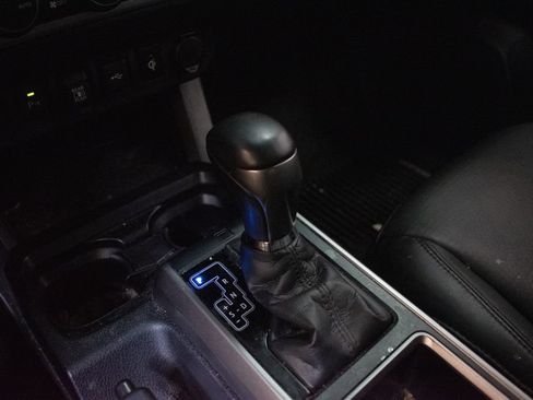 Used 2021 Toyota Tacoma Limited w/ Nightshade Package AWD/4WD image 18