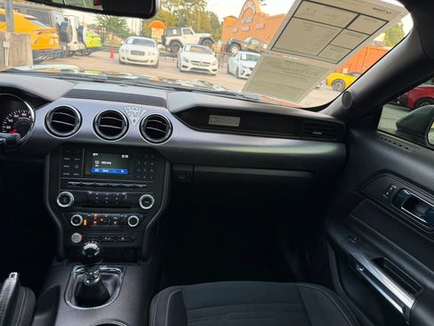 Used 2017 Ford Mustang GT RWD image 28