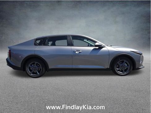 New 2026 Kia K4 FWD image 3