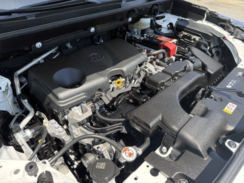 Used 2019 Toyota RAV4 XLE w/ Convenience Package FWD image 21