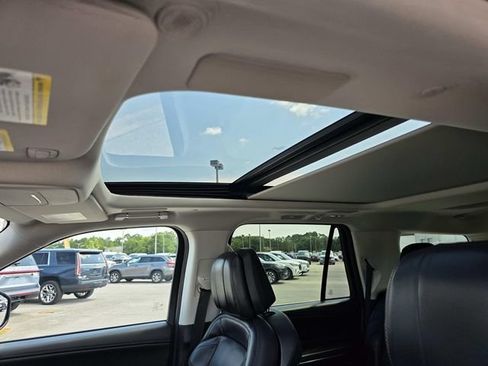 Certified 2025 Lincoln Navigator Reserve AWD/4WD image 11