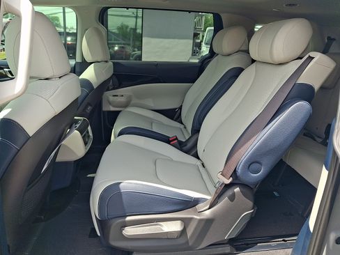 New 2026 Kia Carnival SX Prestige FWD image 7