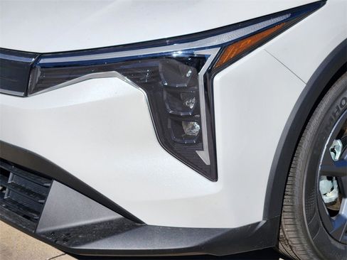 New 2025 Kia K4 LXS image 6