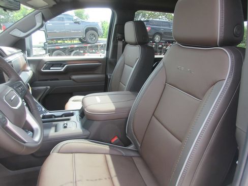 New 2026 GMC Sierra 2500 Denali w/ Denali Reserve Package AWD/4WD image 12