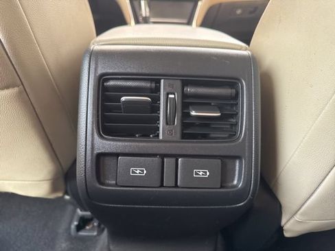 Used 2018 Honda Accord Touring image 12