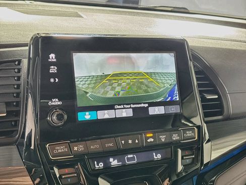 Used 2023 Honda Odyssey Elite image 17