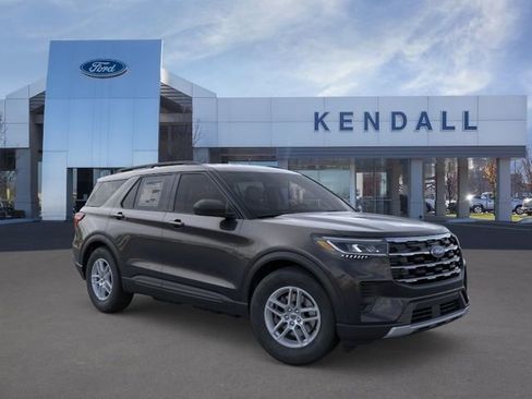 Used 2026 Ford Explorer Active AWD/4WD image 7