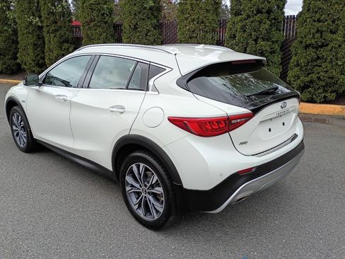 Used 2017 INFINITI QX30 Premium w/ Navigation Package AWD/4WD image 5