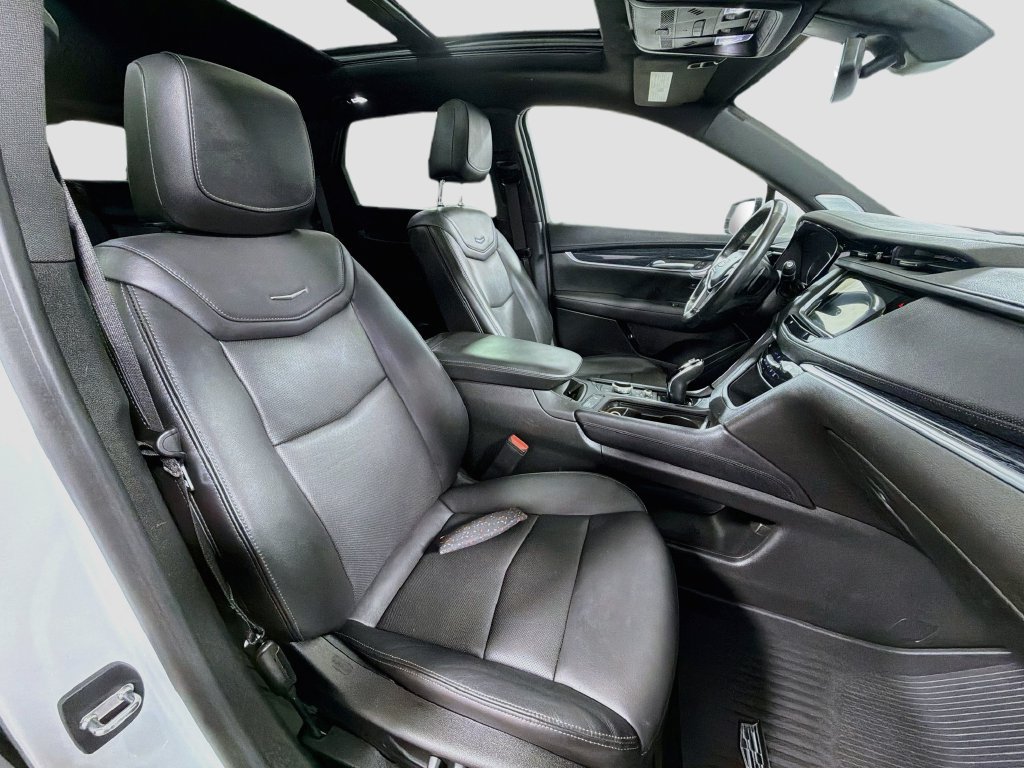 Used 2023 Cadillac XT5 Premium Luxury w/ LPO, Floor Liner Package AWD/4WD image 31